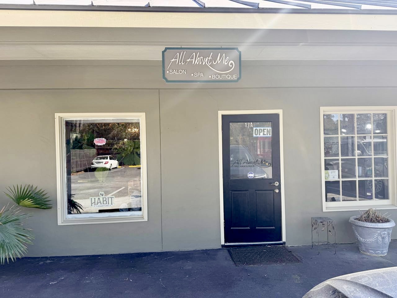 All About Me Nails & Spa - Nail Salon in Hilton Head Island ( 10% OFF FOR NEW CUSTOMERS ) logo